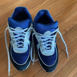 Women’s Chanel Sneakers AUTHENTICATE